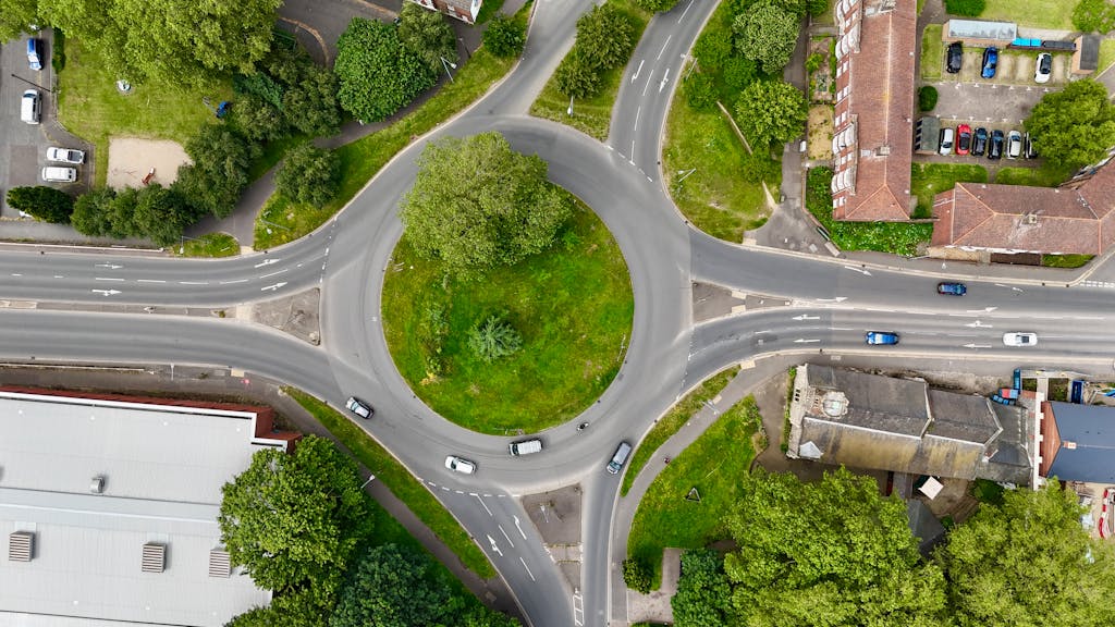 British road driving words that mean different things in America motorway roundabout pavement car park UK