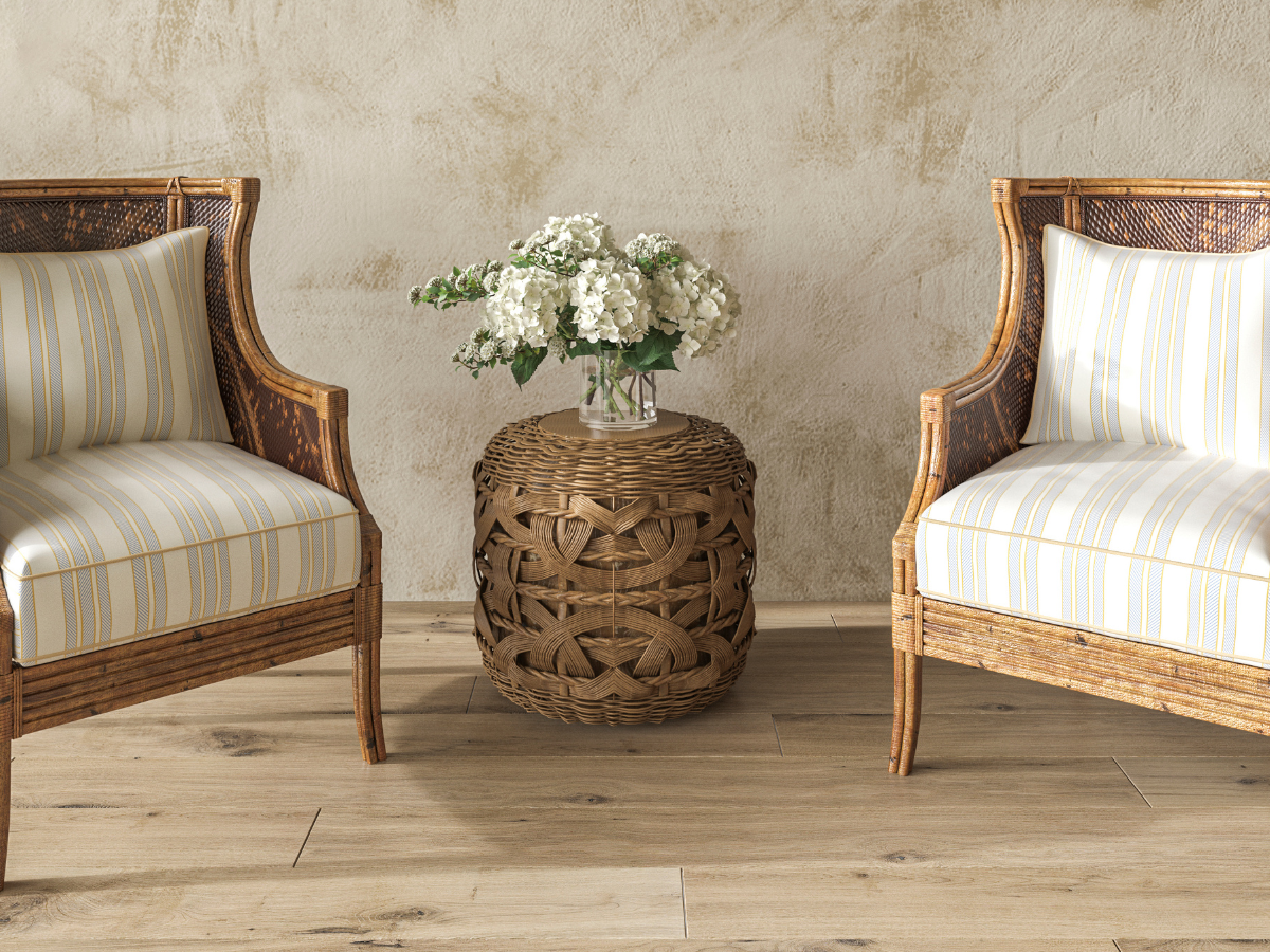 Afromenia style Carved wooden side table in netween 2 carver chairs